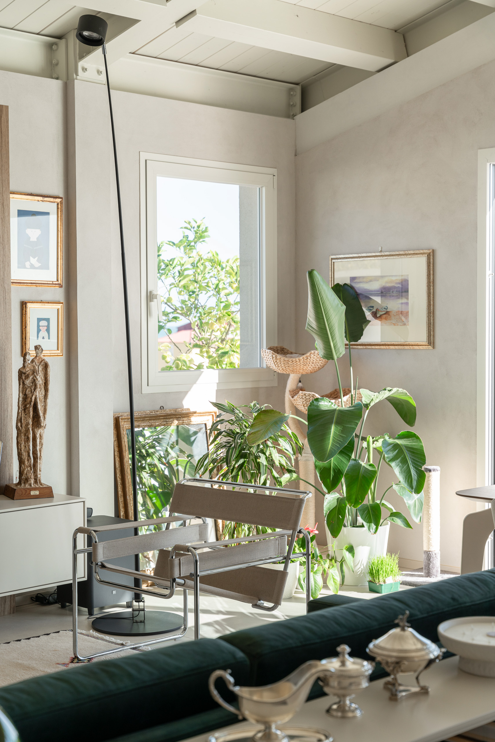 Foto interior design di una cucina e zona living a Porto San Giorgio, di Miam Arredamenti