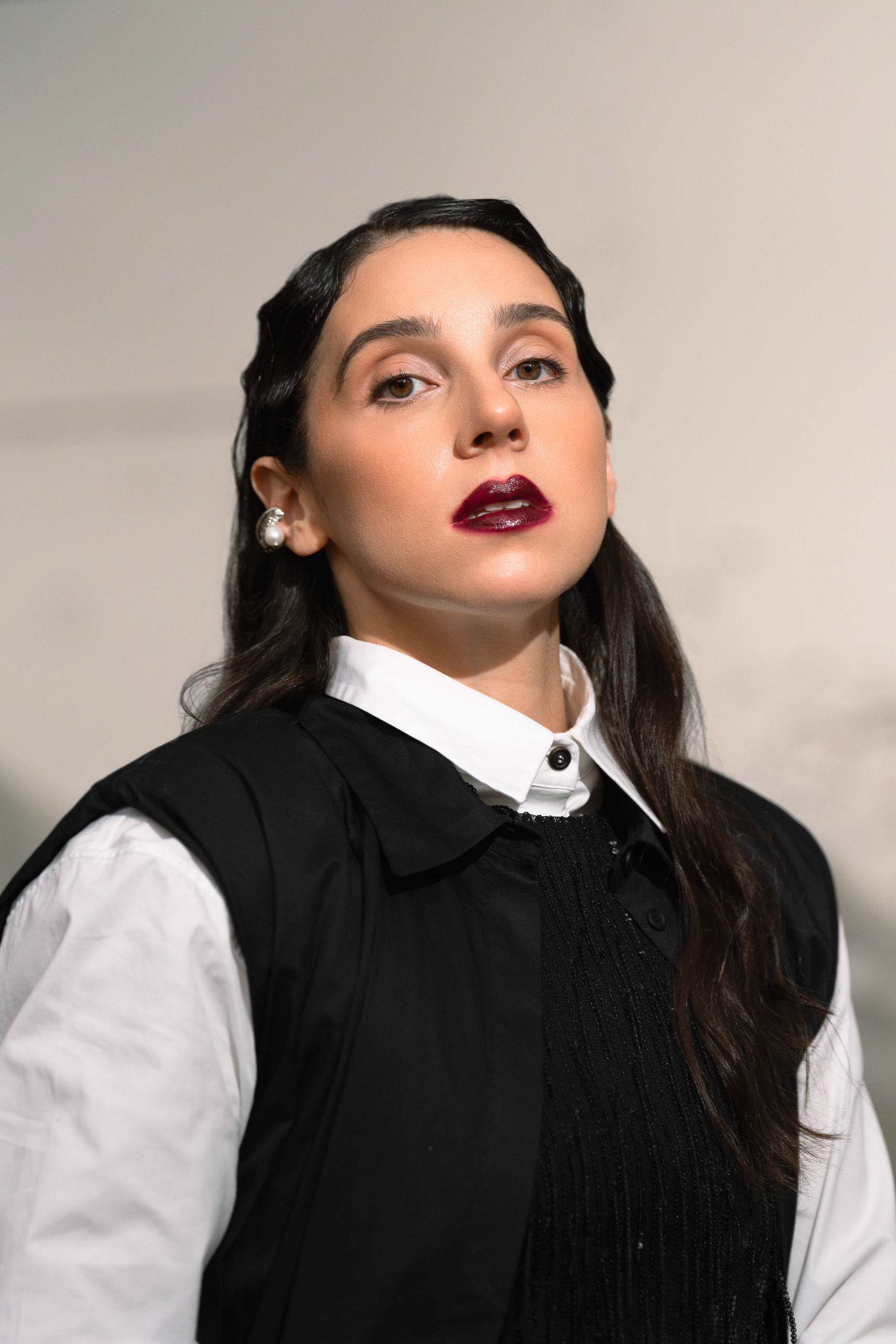 Foto ritratti di Cecilia Molinari una cantante lirica donna in studio fotografico a Rotterdam.