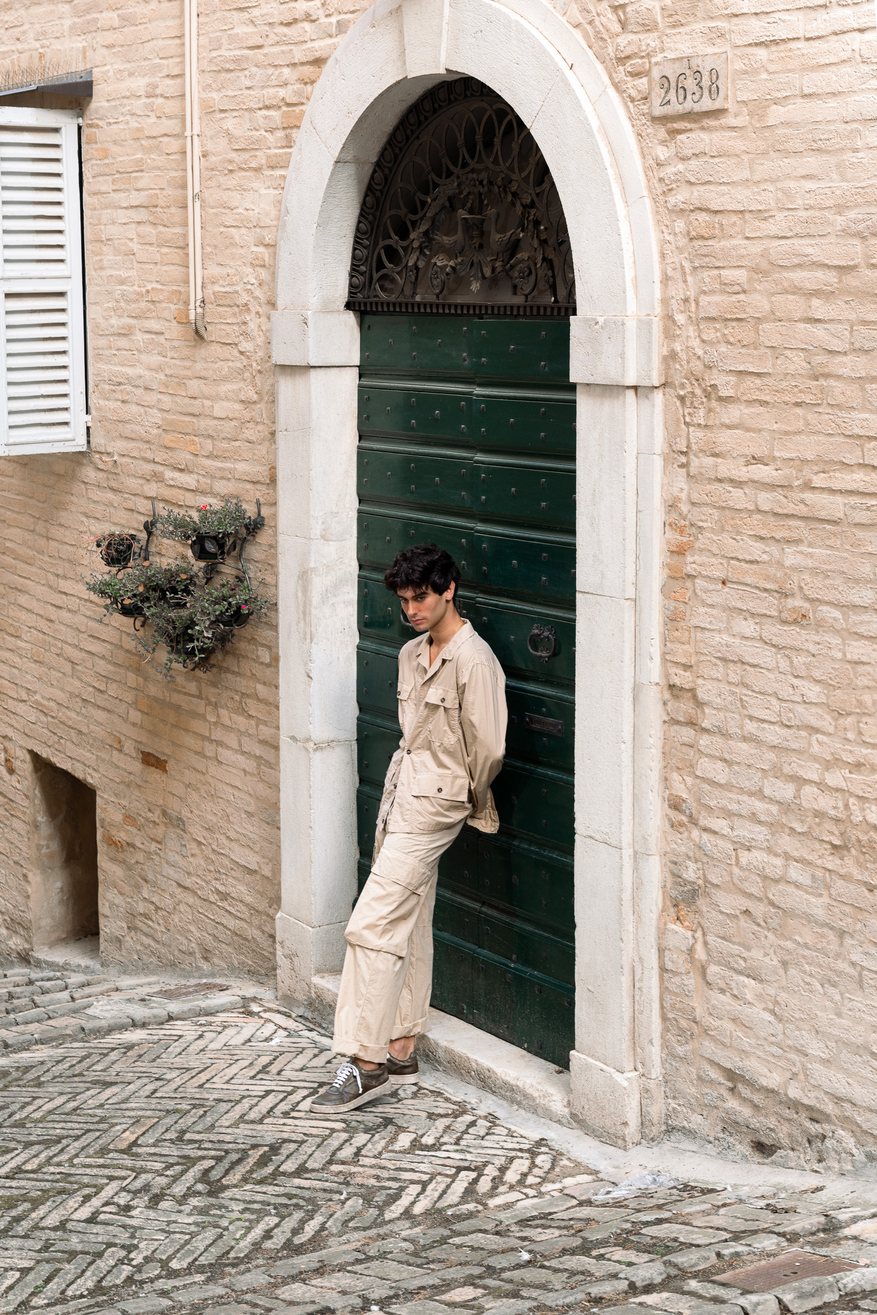 Foto alle calzature in pelle collezione estiva 2026 di Alberto Fasciani in centro storico a Fermo