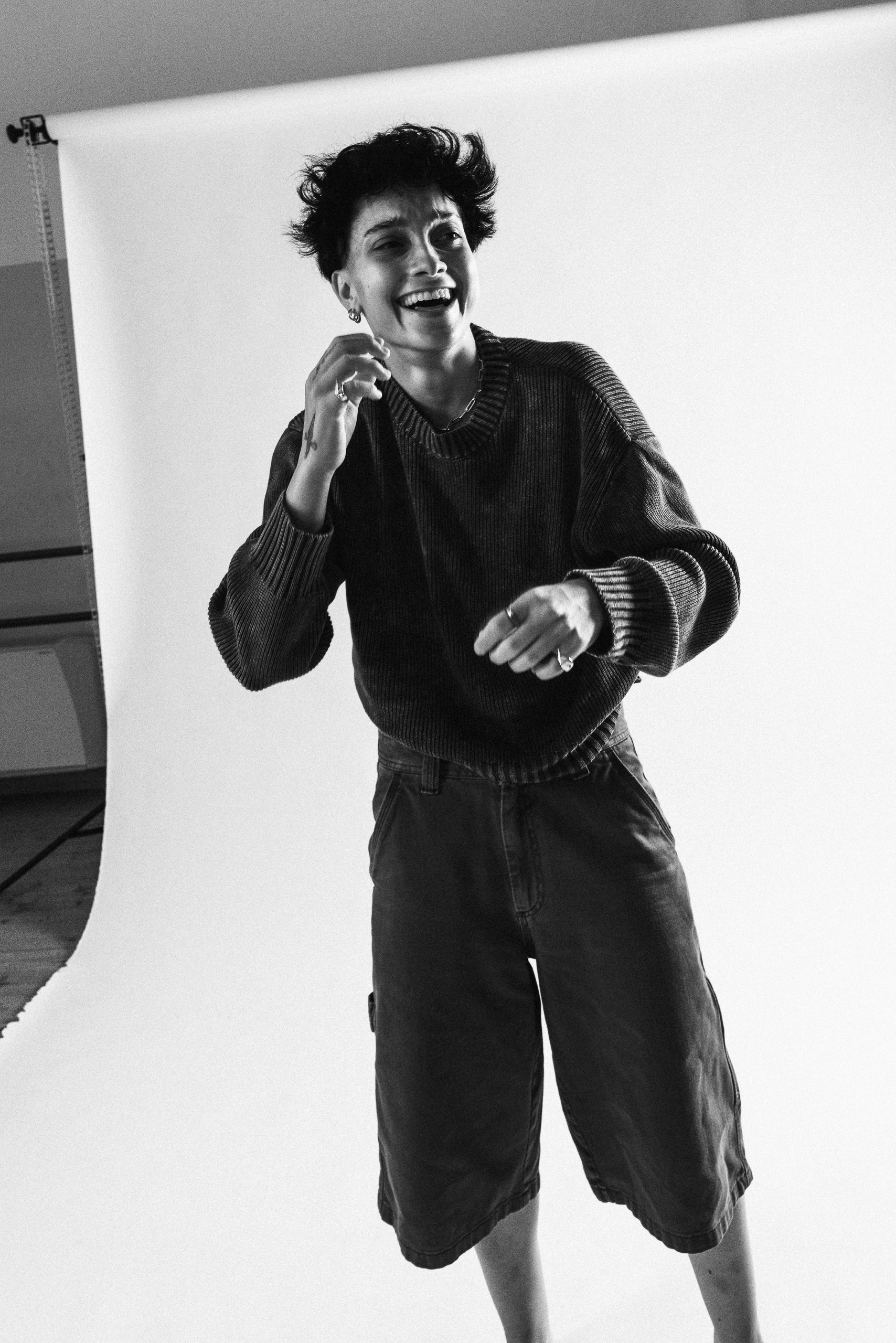 Foto ritratto di un ballerino di danza contemporanea. Foto sessione nello studio fotografico a Fermo